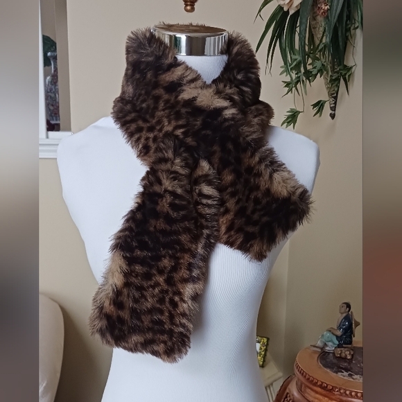 INC International Concepts Sweater with Faux Fur Collar. L Black NWOT - Picture 11 of 16